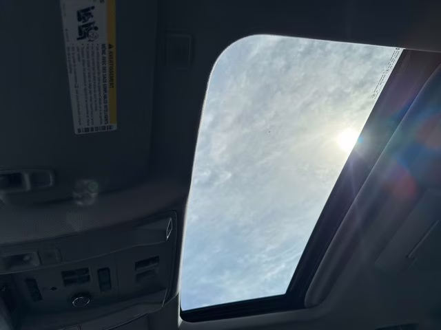 2018 Summit White GMC Yukon Denali AWD SUV