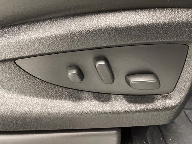 2018 Summit White GMC Yukon Denali AWD SUV