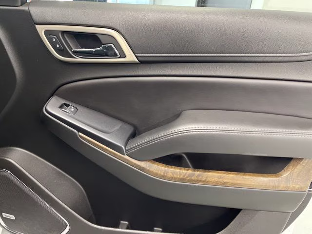 2018 Summit White GMC Yukon Denali AWD SUV