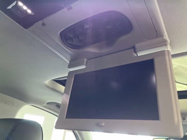 2018 Summit White GMC Yukon Denali AWD SUV