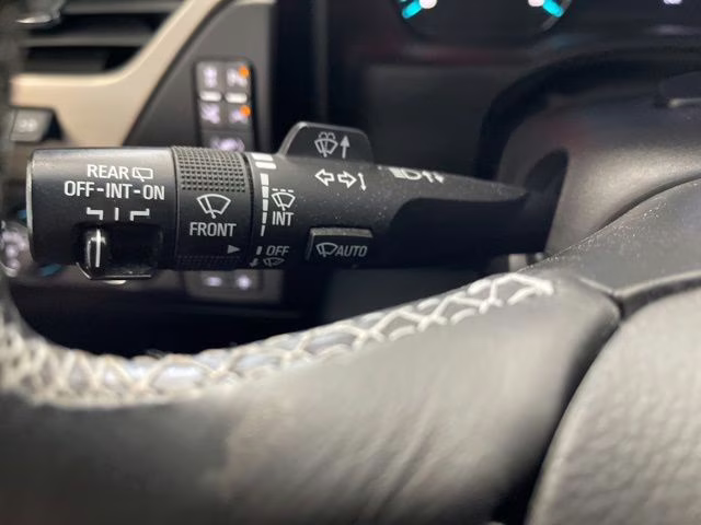 2018 Summit White GMC Yukon Denali AWD SUV