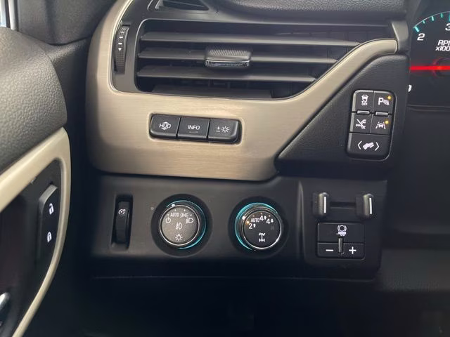 2018 Summit White GMC Yukon Denali AWD SUV