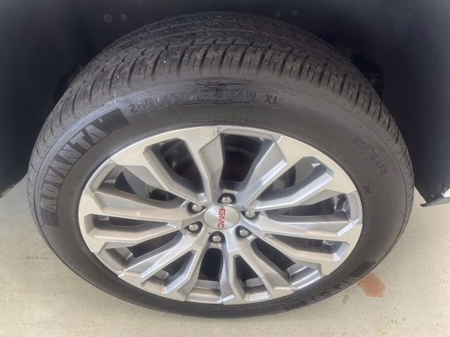 2018 Summit White GMC Yukon Denali AWD SUV