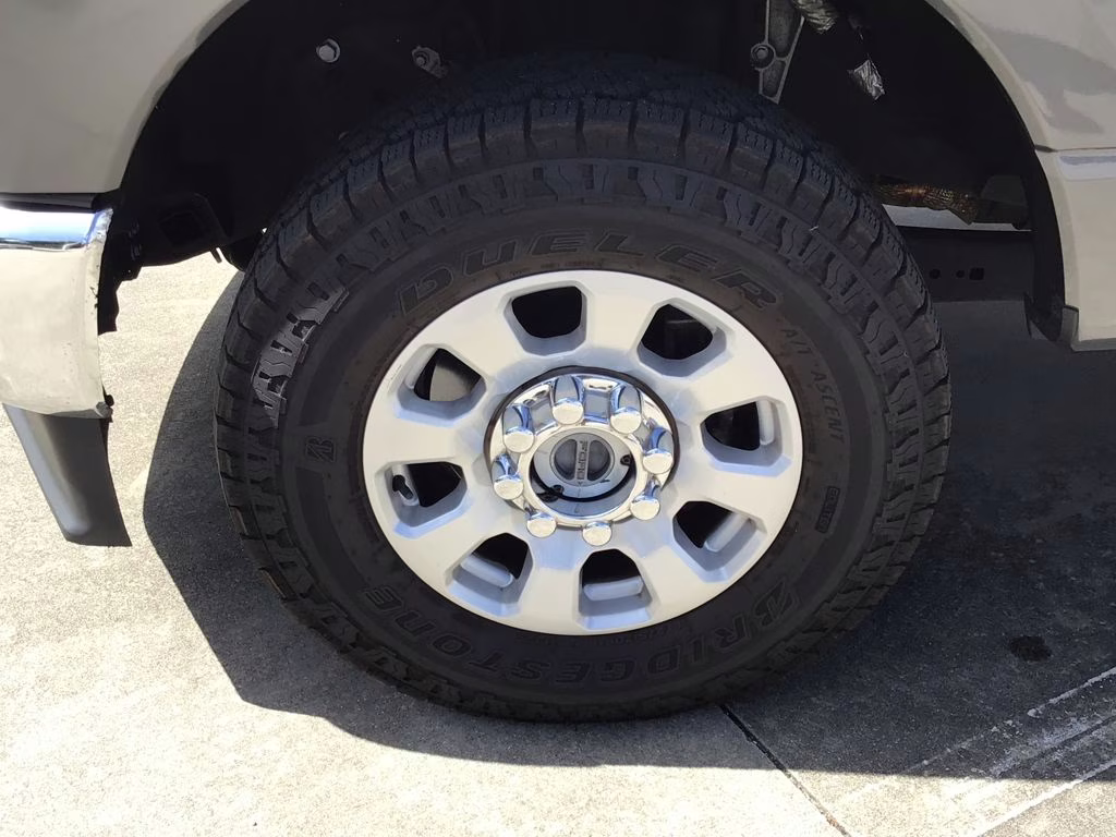 2023 Gray Metallic Ford Super Duty F-250 SRW XLT 4X4 Truck