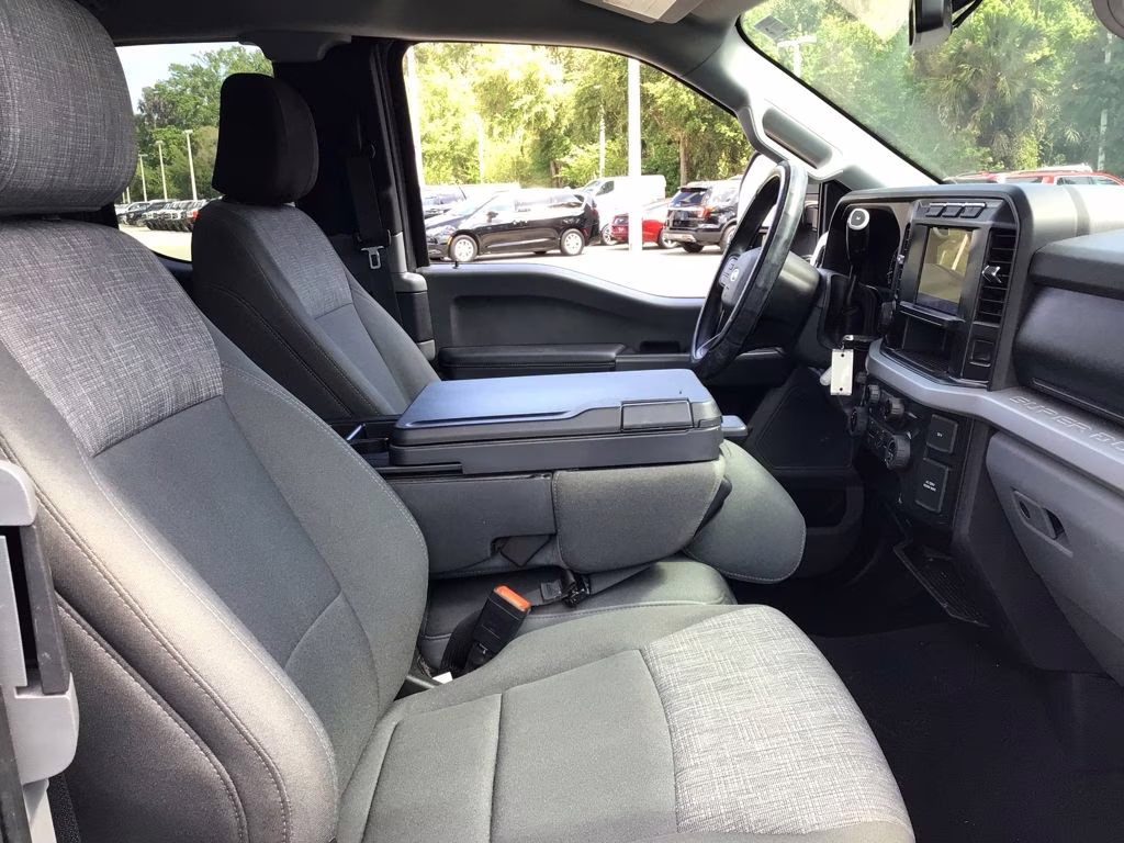 2023 Gray Metallic Ford Super Duty F-250 SRW XLT 4X4 Truck