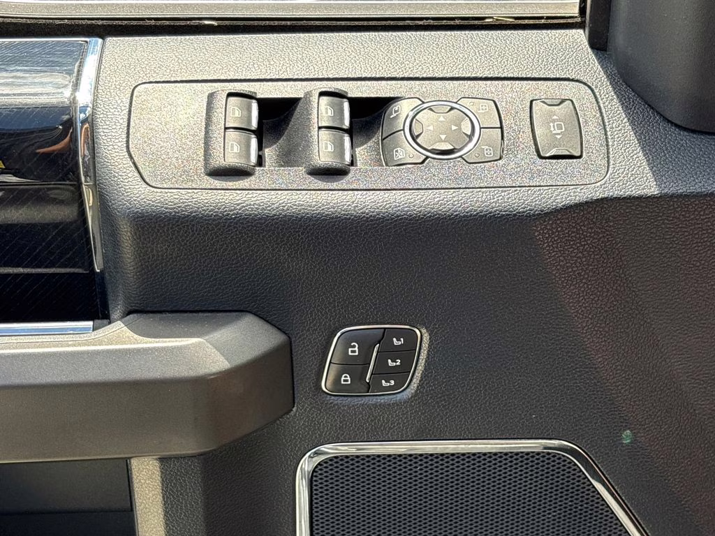 2022 Black Metallic Ford Super Duty F-250 SRW Platinum 4X4 Truck