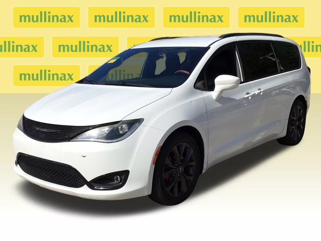 2019 Bright White Clearcoat Chrysler Pacifica Touring L Plus FWD Van