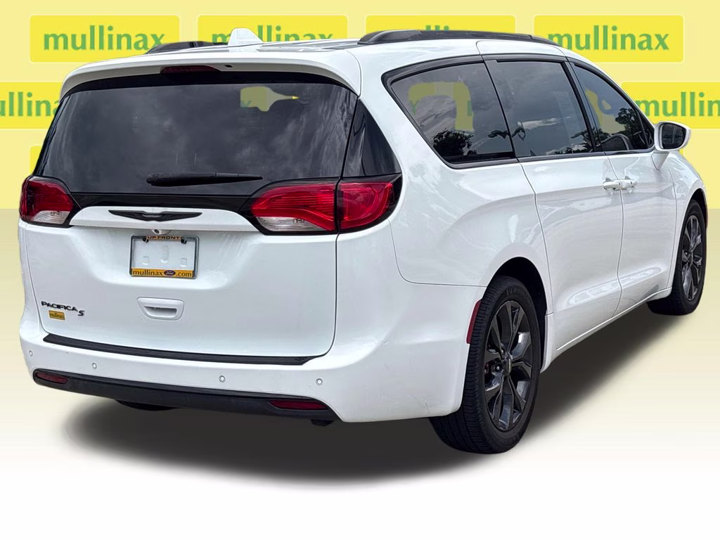 2019 Bright White Clearcoat Chrysler Pacifica Touring L Plus FWD Van