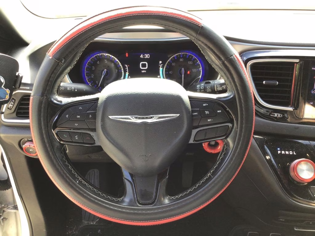 2019 Bright White Clearcoat Chrysler Pacifica Touring L Plus FWD Van