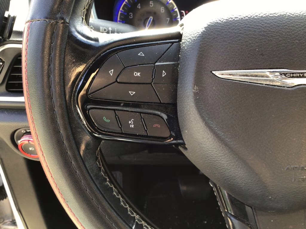 2019 Bright White Clearcoat Chrysler Pacifica Touring L Plus FWD Van