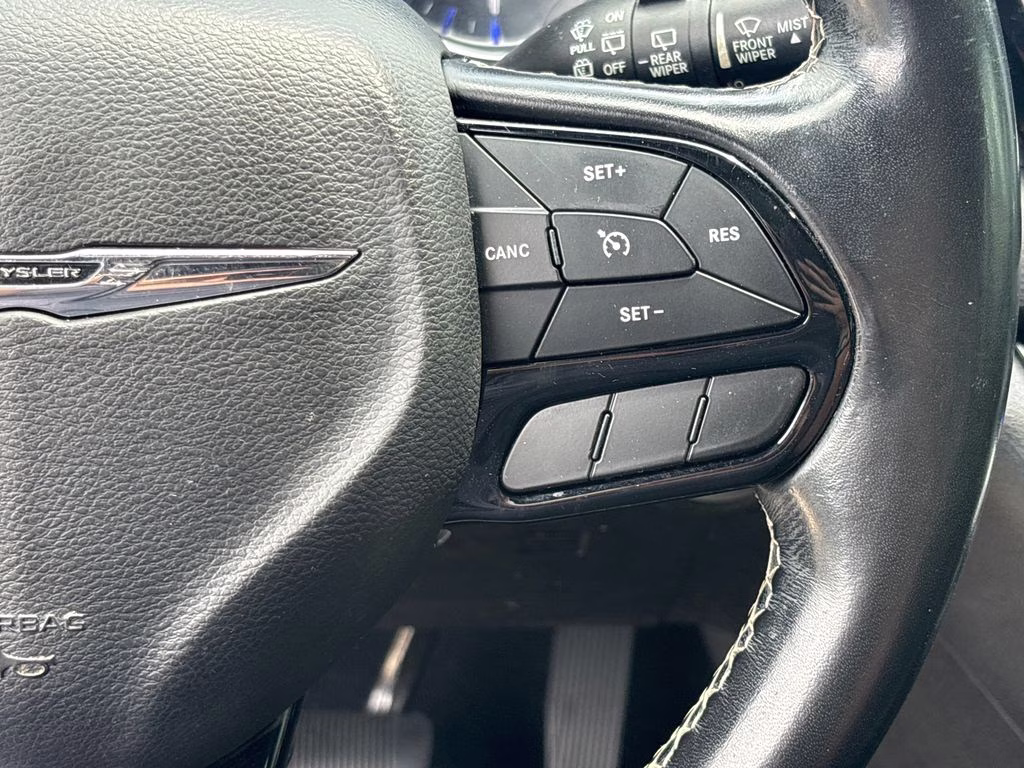 2019 Bright White Clearcoat Chrysler Pacifica Touring L Plus FWD Van