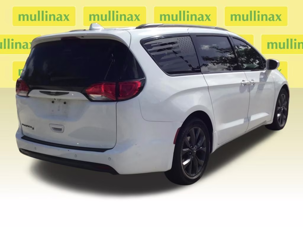 2019 Bright White Clearcoat Chrysler Pacifica Touring L Plus FWD Van