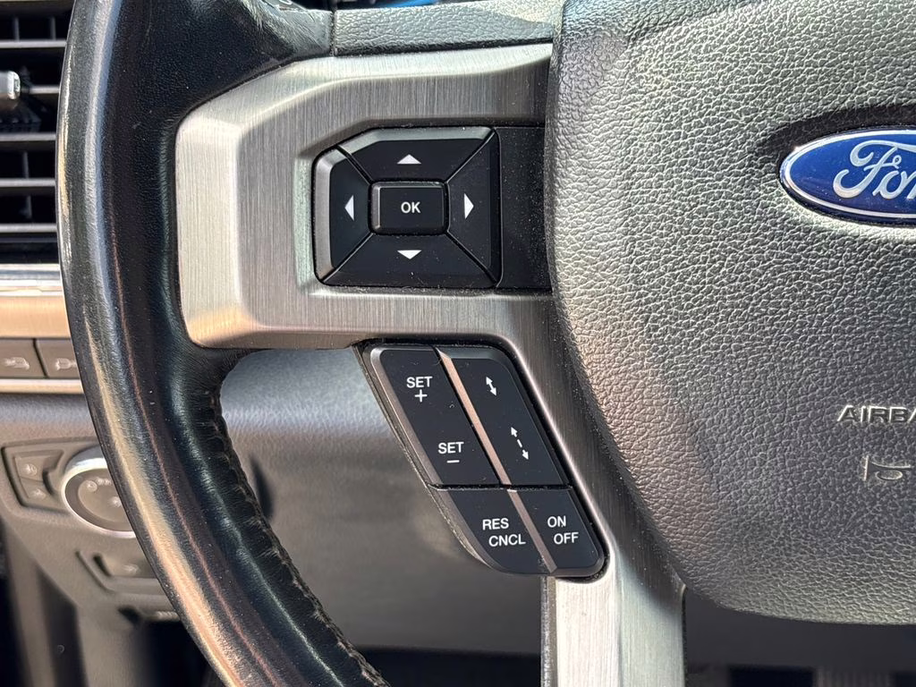 2022 Black Metallic Ford Super Duty F-250 SRW Platinum 4X4 Truck