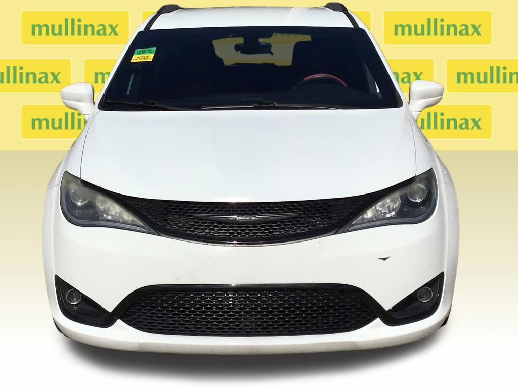 2019 Bright White Clearcoat Chrysler Pacifica Touring L Plus FWD Van