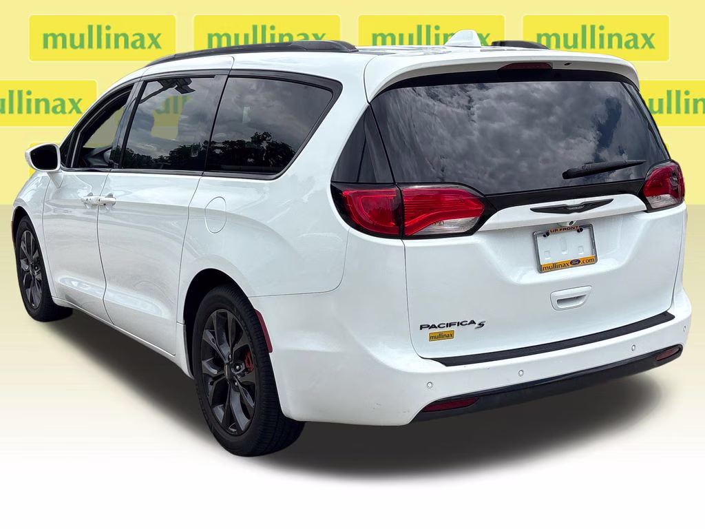 2019 Bright White Clearcoat Chrysler Pacifica Touring L Plus FWD Van
