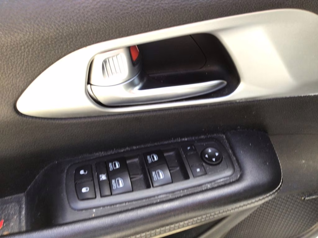 2019 Bright White Clearcoat Chrysler Pacifica Touring L Plus FWD Van