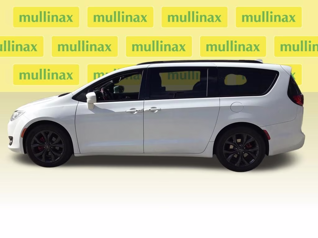 2019 Bright White Clearcoat Chrysler Pacifica Touring L Plus FWD Van