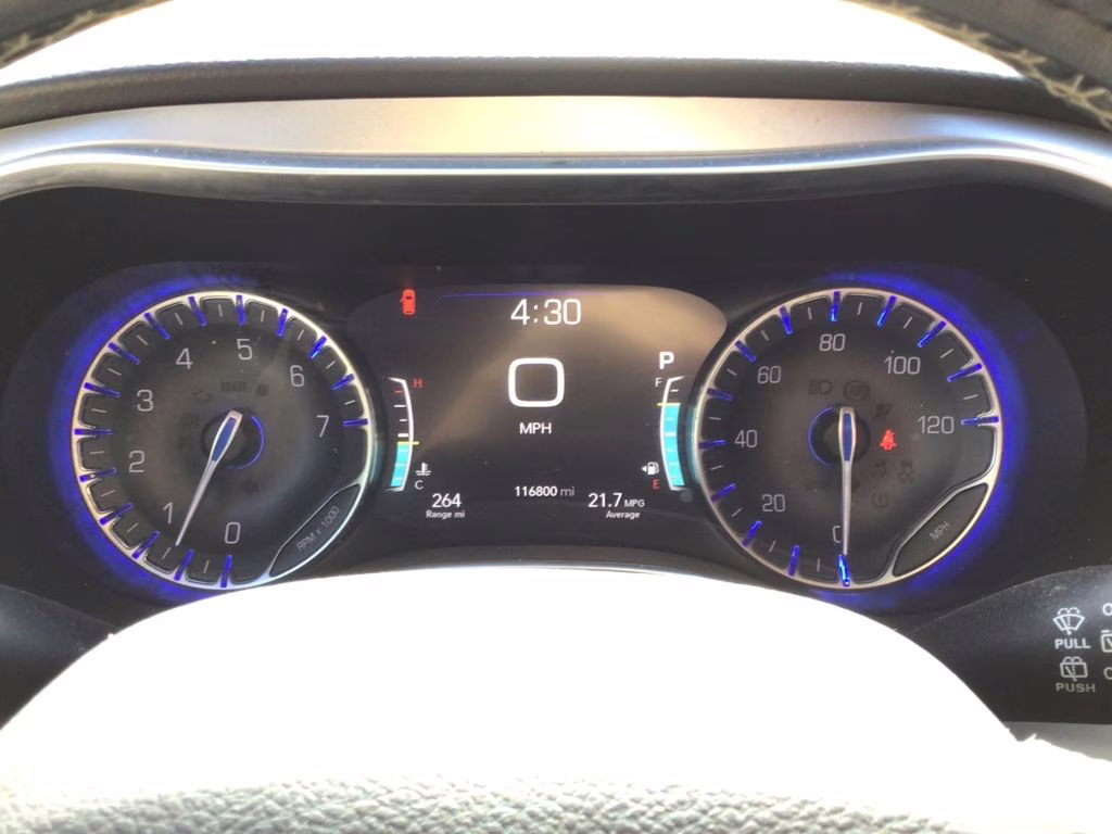 2019 Bright White Clearcoat Chrysler Pacifica Touring L Plus FWD Van