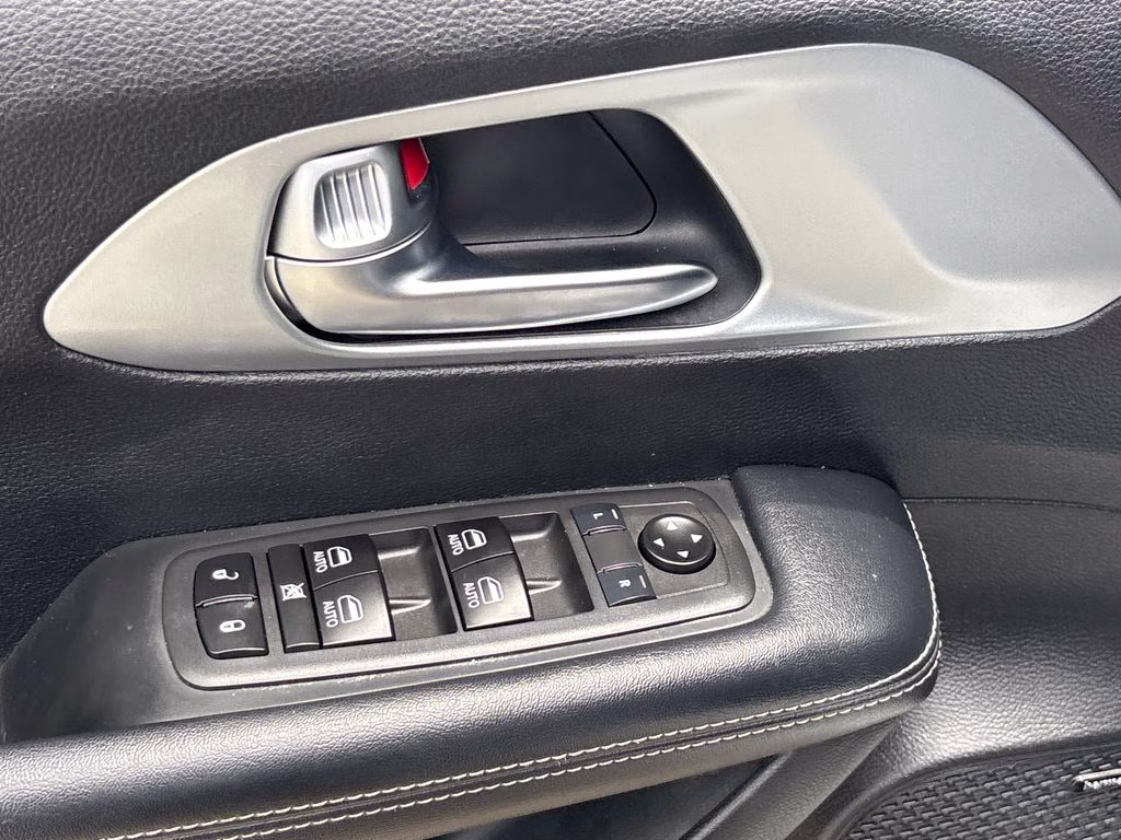 2019 Bright White Clearcoat Chrysler Pacifica Touring L Plus FWD Van