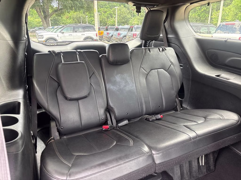 2019 Bright White Clearcoat Chrysler Pacifica Touring L Plus FWD Van