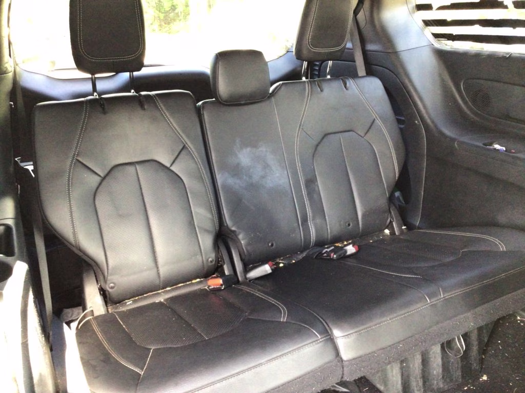2019 Bright White Clearcoat Chrysler Pacifica Touring L Plus FWD Van