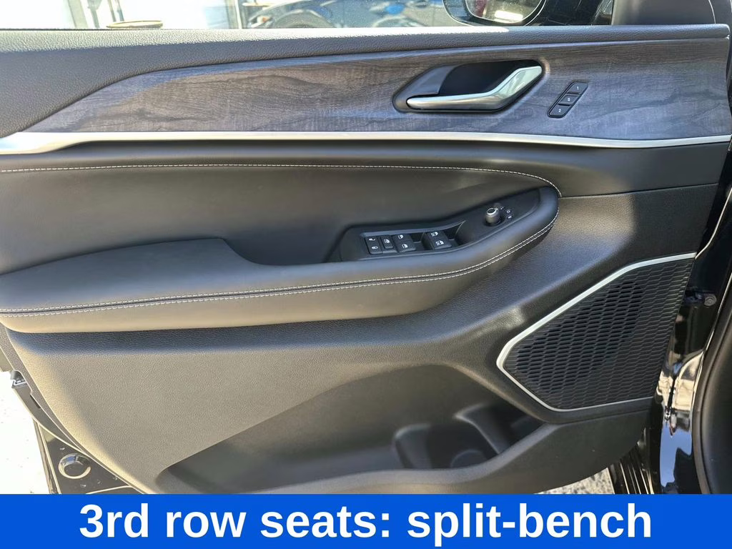 2026 Diamond Black Crystal Pearlcoat Jeep Grand Cherokee L Limited 4X4 SUV