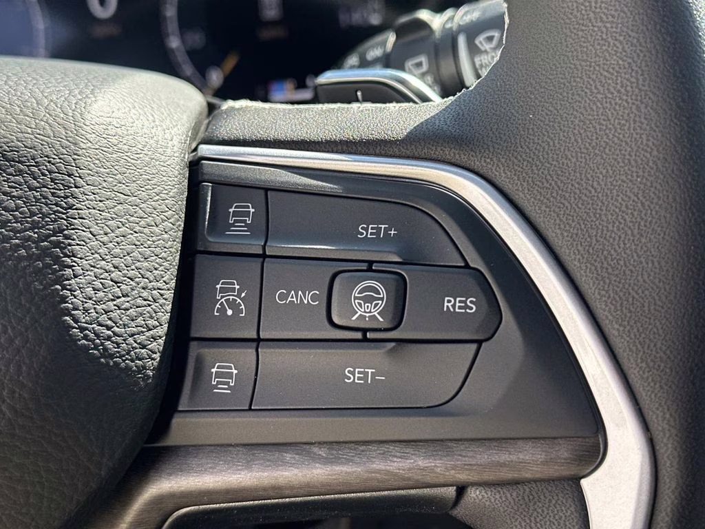 2026 Diamond Black Crystal Pearlcoat Jeep Grand Cherokee L Limited 4X4 SUV