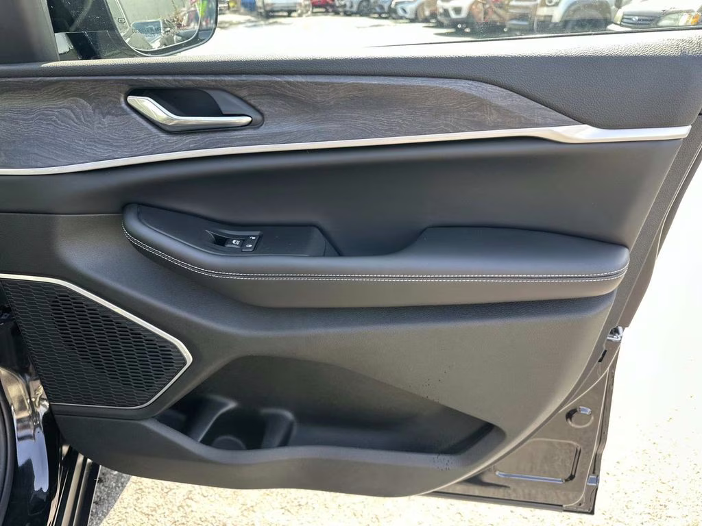 2026 Diamond Black Crystal Pearlcoat Jeep Grand Cherokee L Limited 4X4 SUV