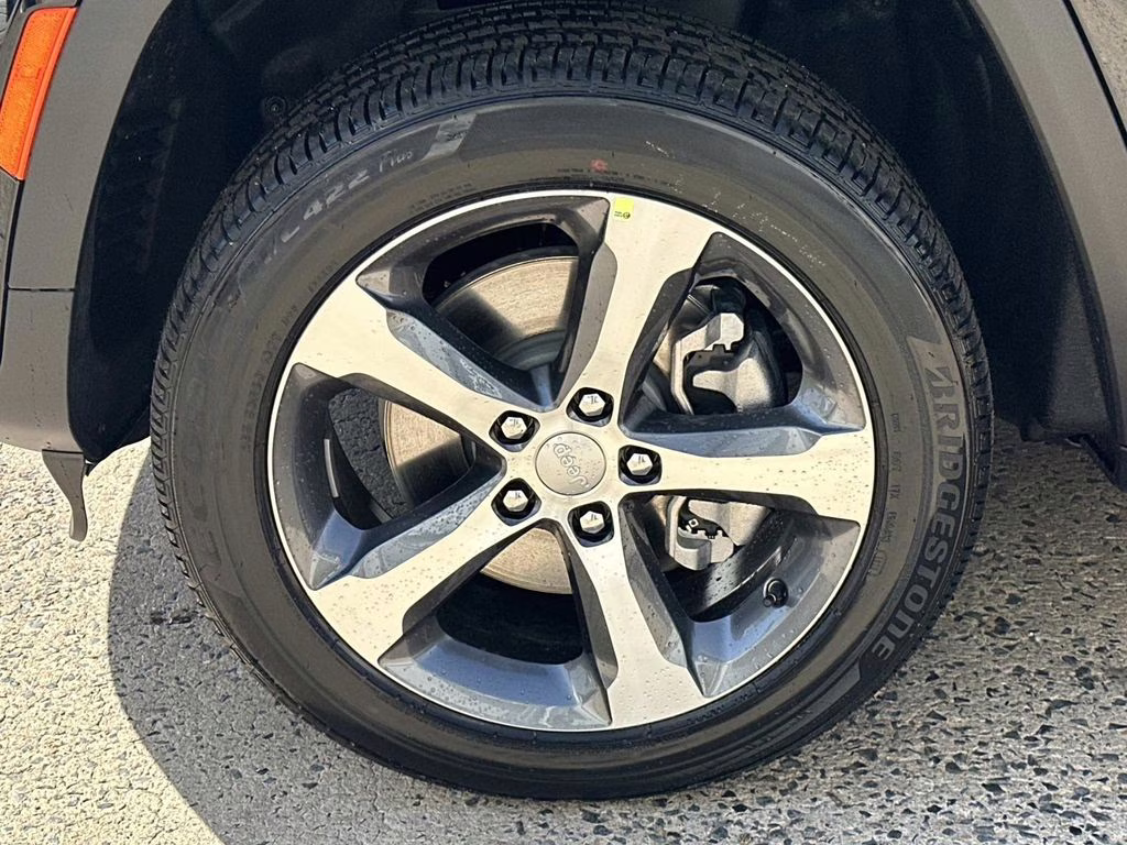 2026 Diamond Black Crystal Pearlcoat Jeep Grand Cherokee L Limited 4X4 SUV