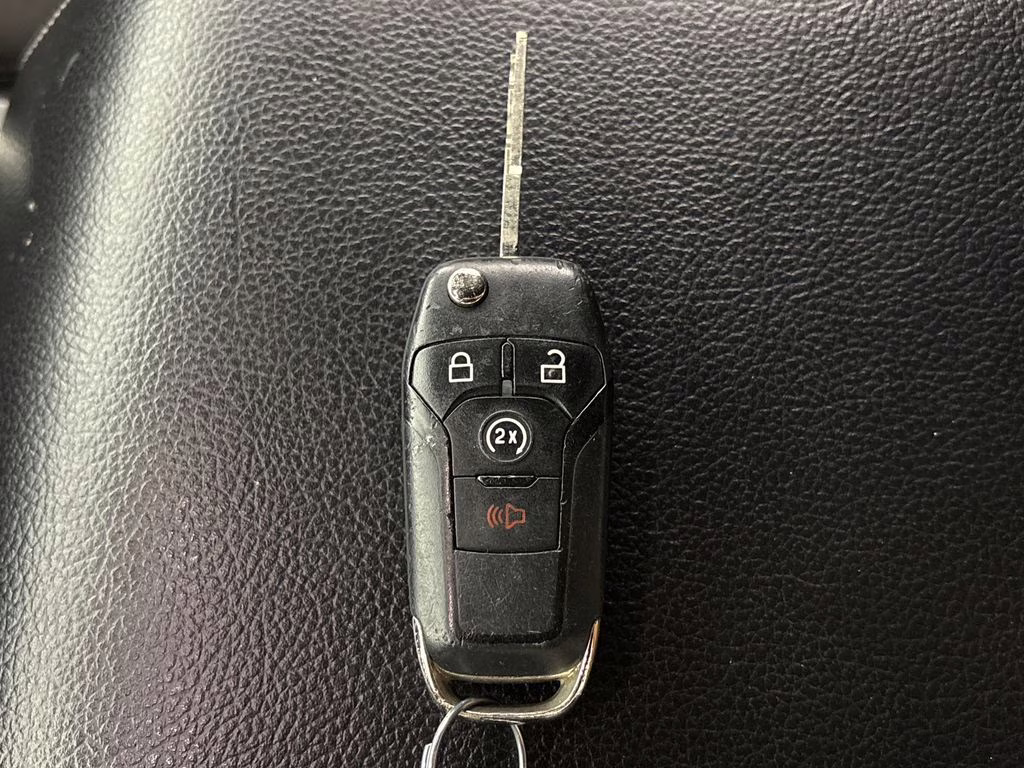 2019 Magnetic Metallic Ford F-150 XLT RWD Truck