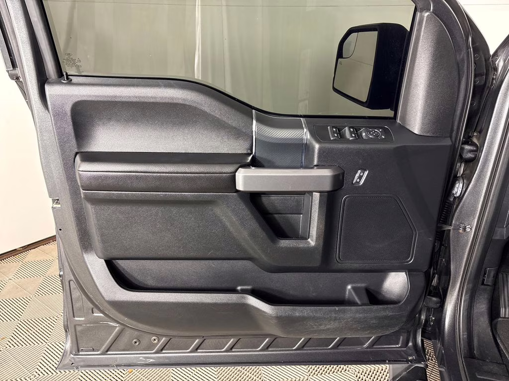 2019 Magnetic Metallic Ford F-150 XLT RWD Truck