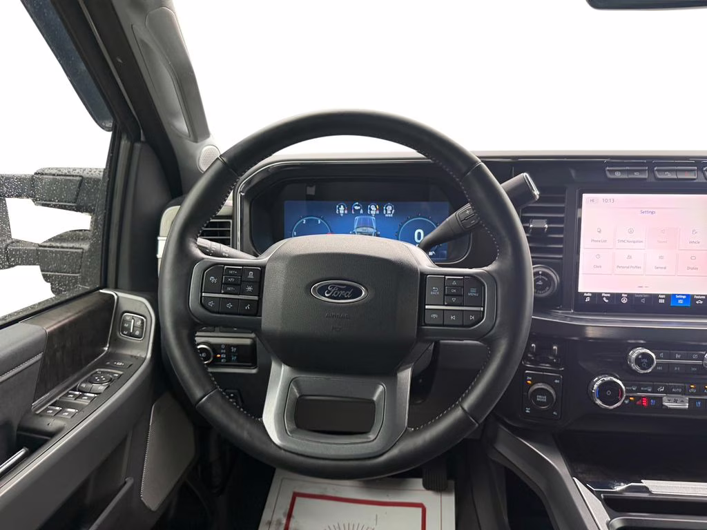 2024 White Metallic Ford Super Duty F-350 SRW Lariat 4X4 Truck