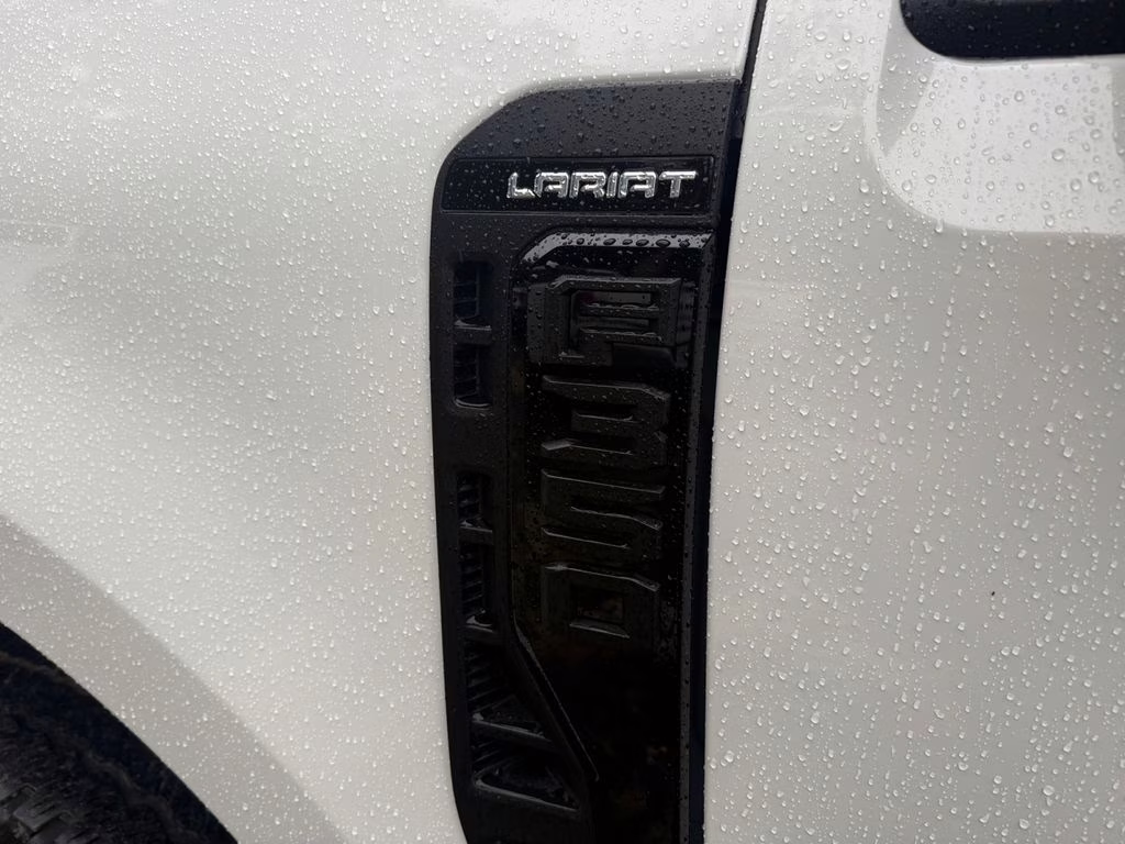 2024 White Metallic Ford Super Duty F-350 SRW Lariat 4X4 Truck