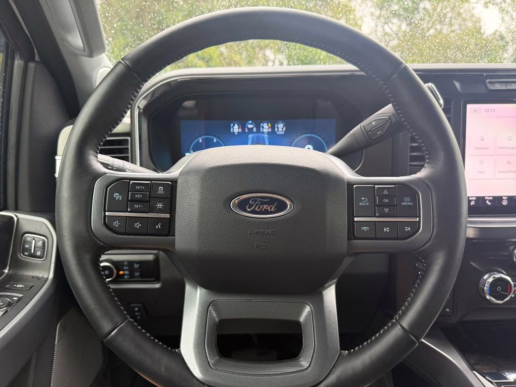 2024 White Metallic Ford Super Duty F-350 SRW Lariat 4X4 Truck