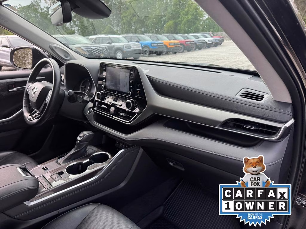 2022 Moon Dust Toyota Highlander Limited FWD SUV