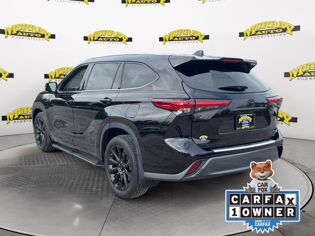 2022 Moon Dust Toyota Highlander Limited FWD SUV