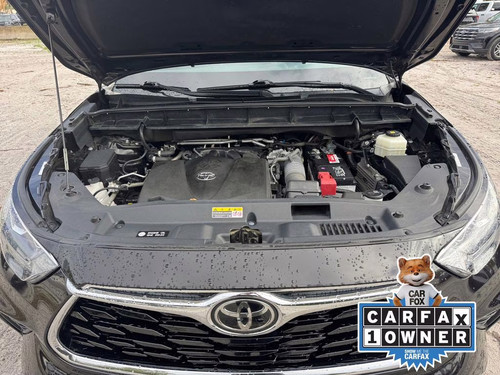 2022 Moon Dust Toyota Highlander Limited FWD SUV