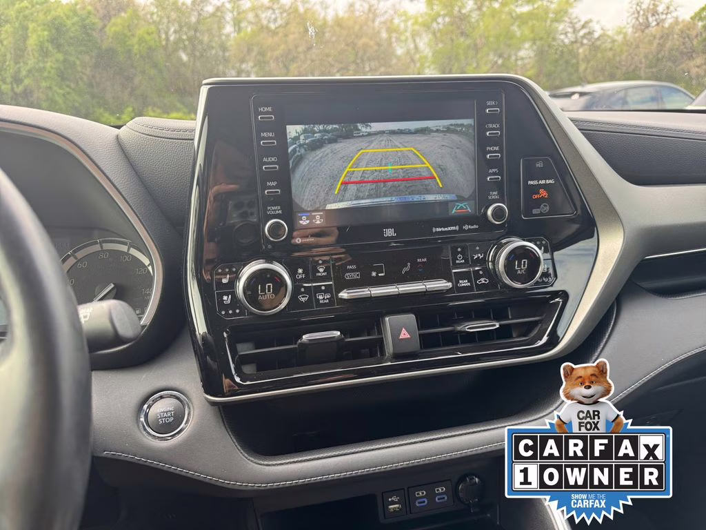 2022 Moon Dust Toyota Highlander Limited FWD SUV