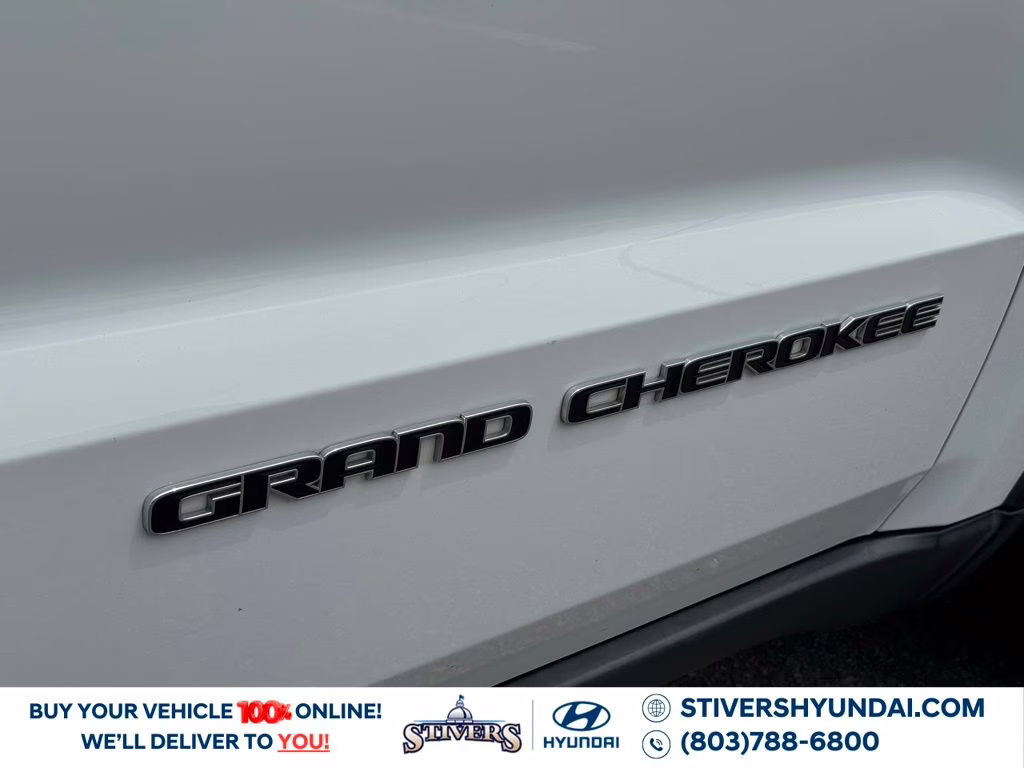 2018 Bright White Clearcoat Jeep Grand Cherokee Limited RWD SUV