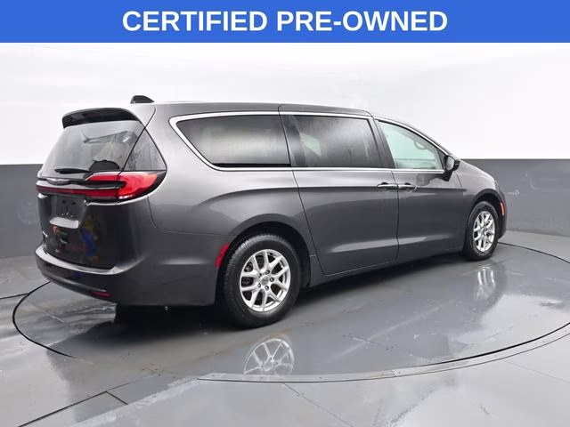 2023 Granite Crystal Metallic Clearcoat Chrysler Pacifica Touring L FWD Van