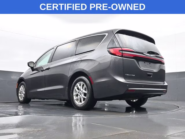 2023 Granite Crystal Metallic Clearcoat Chrysler Pacifica Touring L FWD Van
