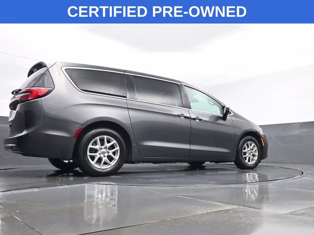 2023 Granite Crystal Metallic Clearcoat Chrysler Pacifica Touring L FWD Van