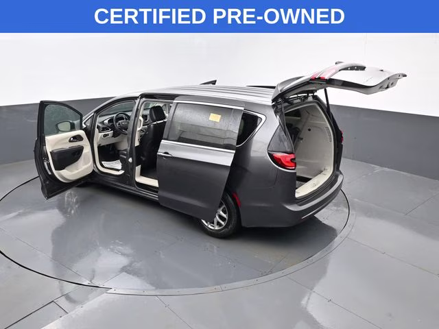 2023 Granite Crystal Metallic Clearcoat Chrysler Pacifica Touring L FWD Van