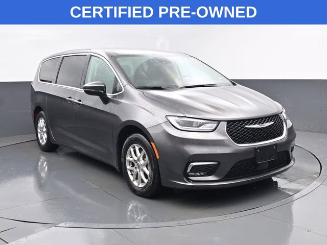 2023 Granite Crystal Metallic Clearcoat Chrysler Pacifica Touring L FWD Van