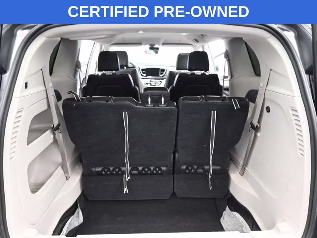 2023 Granite Crystal Metallic Clearcoat Chrysler Pacifica Touring L FWD Van