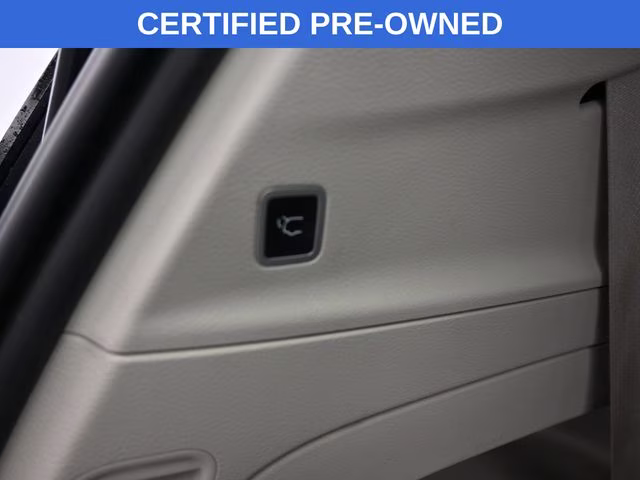 2023 Granite Crystal Metallic Clearcoat Chrysler Pacifica Touring L FWD Van