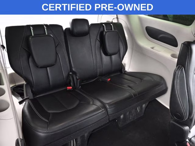 2023 Granite Crystal Metallic Clearcoat Chrysler Pacifica Touring L FWD Van