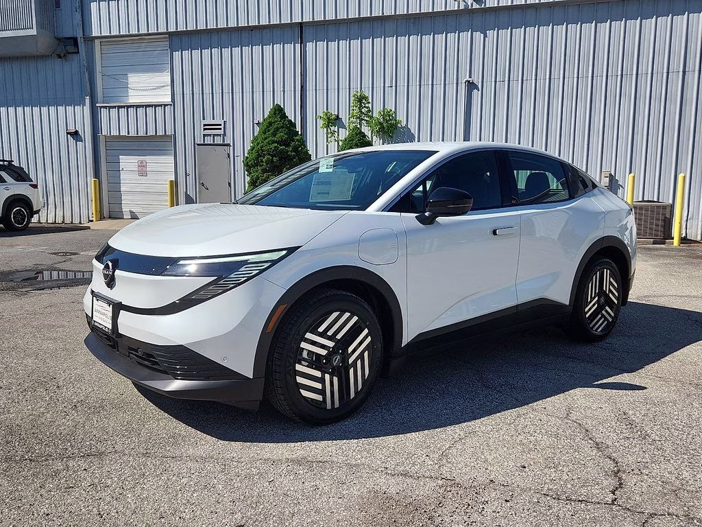 2026 Everest White Pearl Tricoat Nissan LEAF SV+ FWD SUV