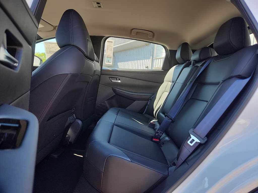 2026 Everest White Pearl Tricoat Nissan LEAF SV+ FWD SUV