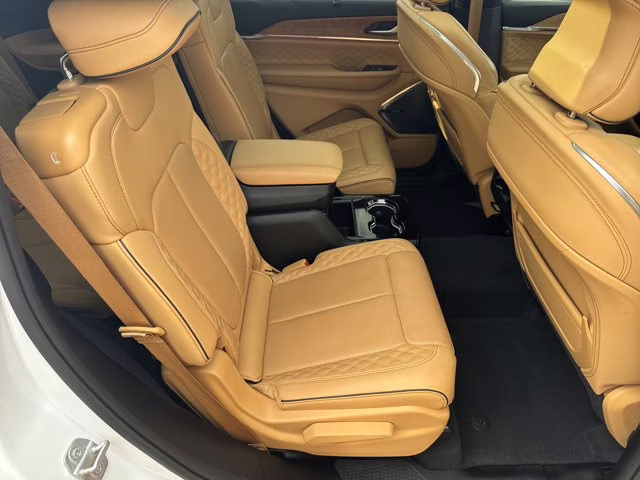 2022 Bright White Clearcoat Jeep Grand Cherokee L 4X4 SUV